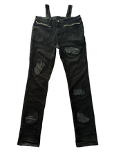 Load image into Gallery viewer, Knight&#39;s Vanguard Straight Leg Jeans
